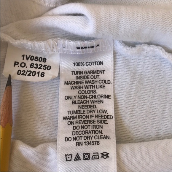 Vineyard Vines 2016 Kentucky Derby Bow Tie Print Short Sleeve Graphic T-shirt - Picture 6 of 9